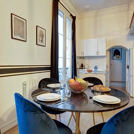 Luminous Flat In Champs-elysees *