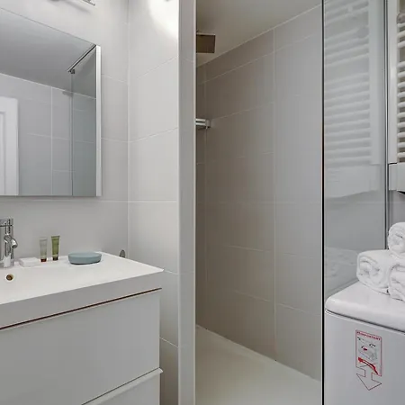 Apartment Luminous Flat In Champs-elysees